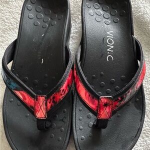 Fun Multicolored Platform Vionic sandals 8